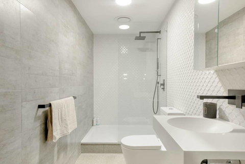 Scandi Beach Apartment - 1 Gold Coast 4