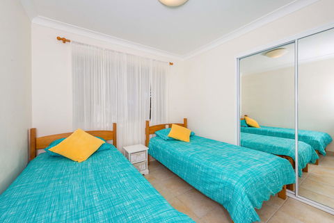 Ronald Avenue 1/65 - Shoal Bay - Gold Coast 4U 8