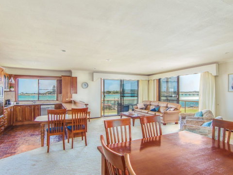 Shoreline 7 - Accommodation Gold Coast 6