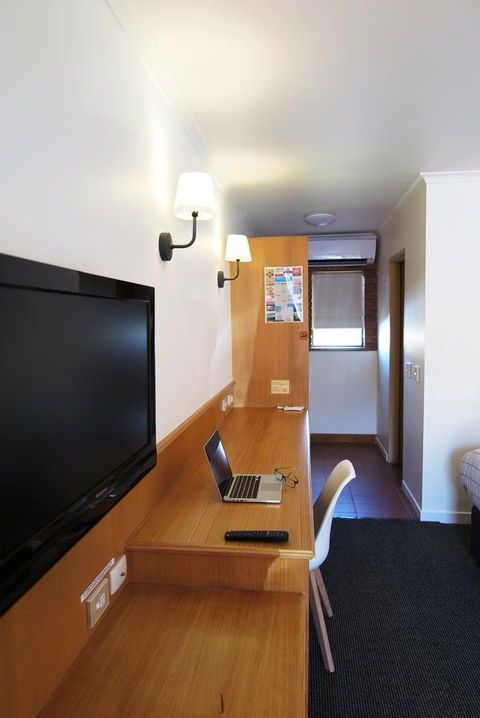 Summerhill Motor Inn - Accommodation Gold Coast 11