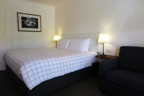 Summerhill Motor Inn - Accommodation Gold Coast 1