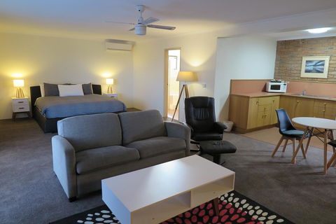 Summerhill Motor Inn - Accommodation Gold Coast 38