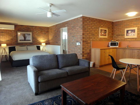Summerhill Motor Inn - Accommodation Gold Coast 35