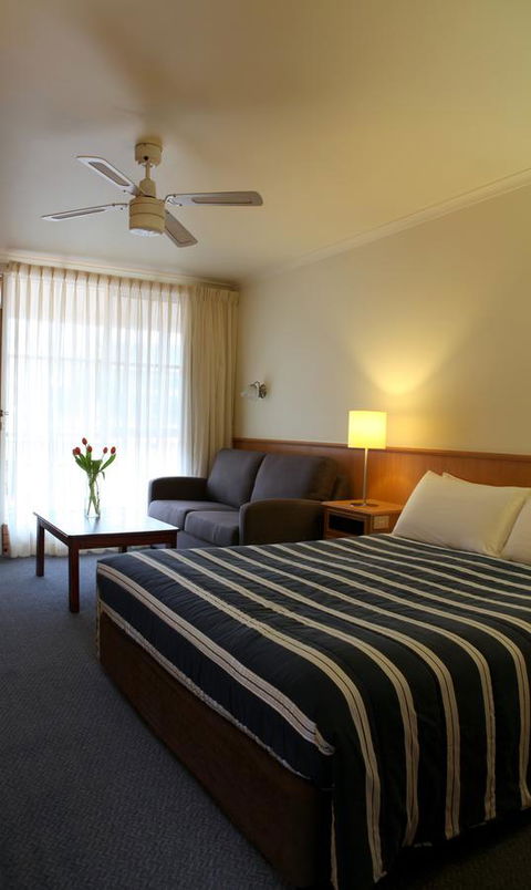 Summerhill Motor Inn - Accommodation Gold Coast 13