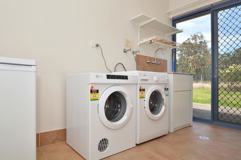 JE Guesthouse, Central To All The Hunter Valley Has To Offer - Accommodation Gold Coast 38