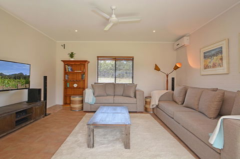 JE Guesthouse, Central To All The Hunter Valley Has To Offer - Accommodation Gold Coast 3