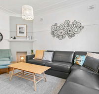 Seaspray - Manly beach apartment close to the sand - Gold Coast 4U