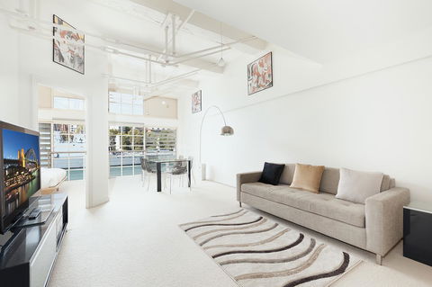 Waterfront Apartment On Sydney Harbour - Gold Coast 4U 6