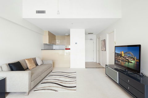 Waterfront Apartment On Sydney Harbour - Gold Coast 4U 7