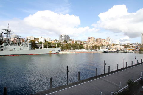 Waterfront Apartment On Sydney Harbour - Gold Coast 4U 12