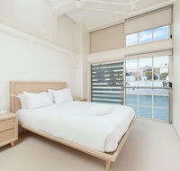 Waterfront Apartment on Sydney Harbour - Gold Coast 4U