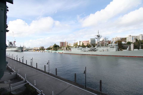 Waterfront Apartment On Sydney Harbour - Gold Coast 4U 13
