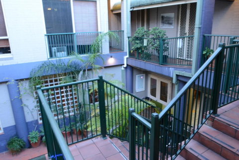 Newtown Backpackers - Accommodation Gold Coast 8