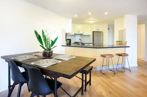 Vibrant Inner-city Living - Darling Harbour Fringe - Gold Coast 4U 2