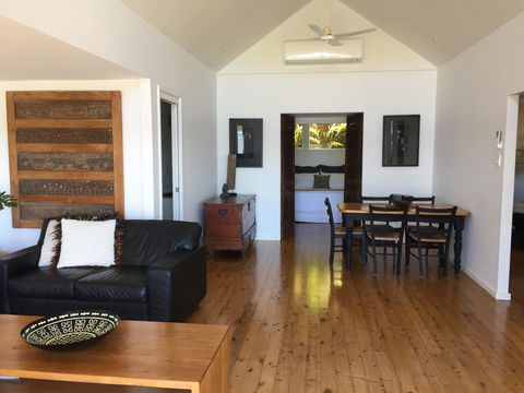 Swan Bay Hideaway - Gold Coast 4U 11
