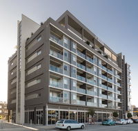 Honeysuckle Executive Apartments - Accommodation Gold Coast