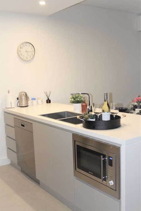 Stunning Views Sydney Olympic Park - Gold Coast 4U 9