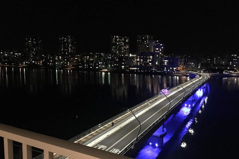 Brand New 3 Bedrooms Apt With Waterfront View - Gold Coast 4U 14