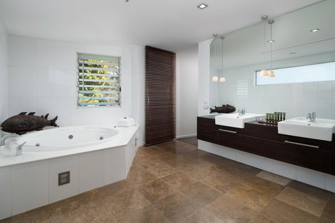 Bannisters By The Sea Mollymook - 1 Gold Coast 13