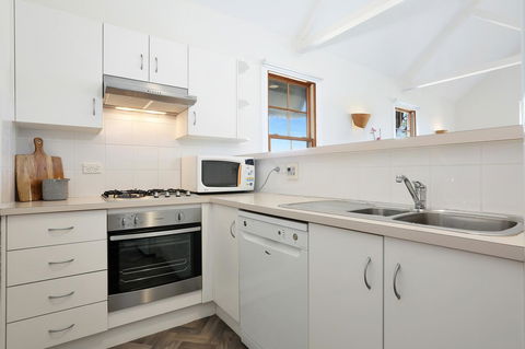 Bellevue Accommodation - Gold Coast 4U 1