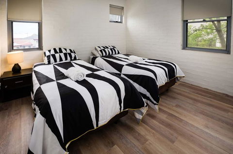 Bluegum Apartments Newcastle - Gold Coast 4U 24