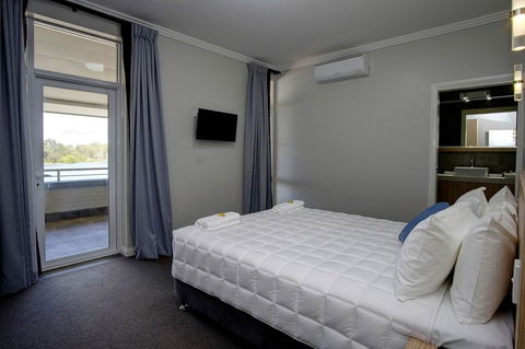 Lakes And Ocean Hotel Forster - Gold Coast 4U 12