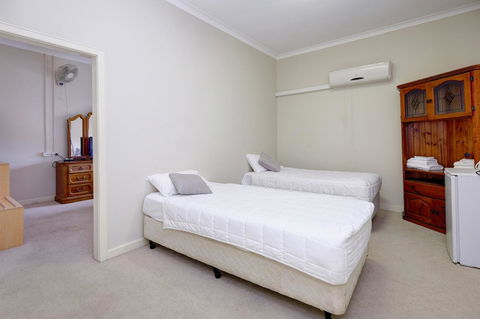 Lakes And Ocean Hotel Forster - Gold Coast 4U 4