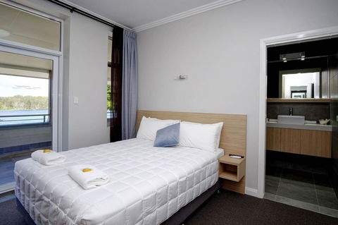 Lakes And Ocean Hotel Forster - Gold Coast 4U 25