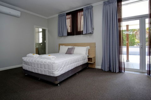 Lakes And Ocean Hotel Forster - Gold Coast 4U 19