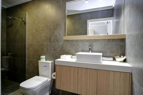 Lakes And Ocean Hotel Forster - Gold Coast 4U 24