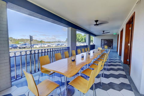 Lakes And Ocean Hotel Forster - Gold Coast 4U 7