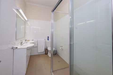 Lakes And Ocean Hotel Forster - Gold Coast 4U 2