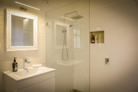 Arcadia - The Barn Cottage & Rosehill Cottage - Accommodation Gold Coast 11