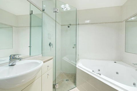 STUNNING MANLY VIEWS - Gold Coast 4U 1