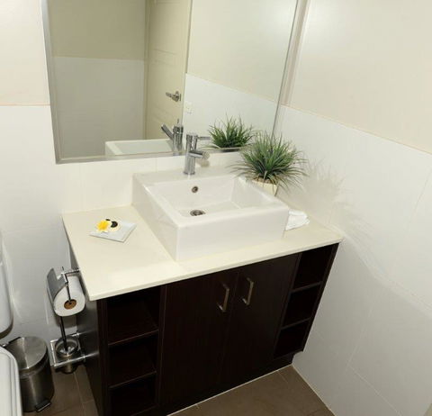 Yarrawonga Waterfront Apartments - Gold Coast 4U 6