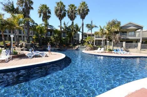 Yarrawonga Waterfront Apartments - Gold Coast 4U 3