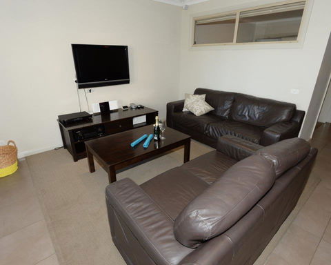 Yarrawonga Waterfront Apartments - Gold Coast 4U 4