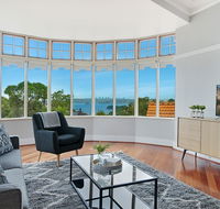 Huge Harbour View Apartment In Historic Home - Gold Coast 4U