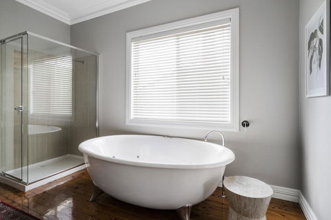 The Spa Cottage With HotTub, Netflix & Stan - Gold Coast 4U 19