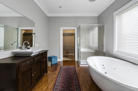 The Spa Cottage With HotTub, Netflix & Stan - Gold Coast 4U 12