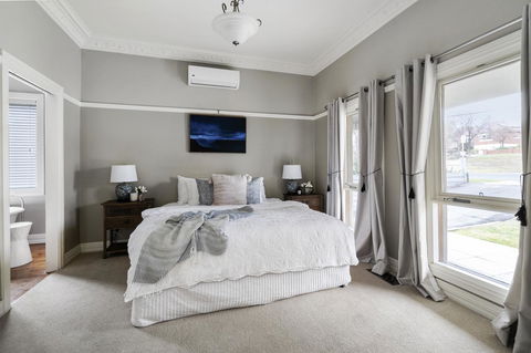 The Spa Cottage With HotTub, Netflix & Stan - Gold Coast 4U 13