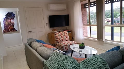 Twin Palms Holiday House At Lighthouse - Gold Coast 4U 3