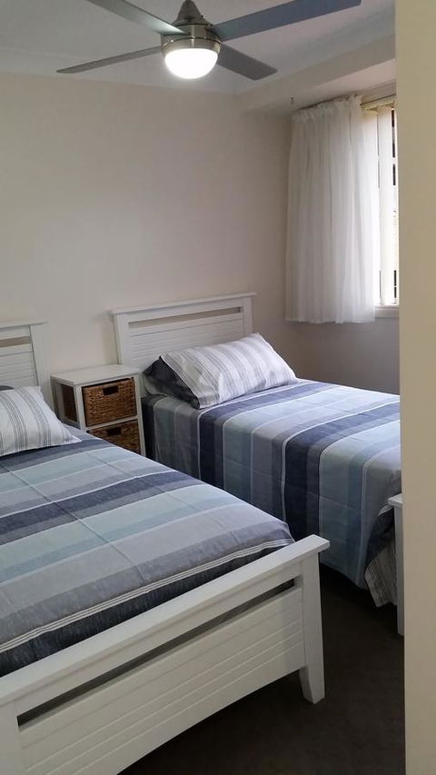 Twin Palms Holiday House At Lighthouse - Gold Coast 4U 10