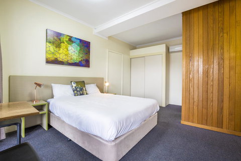 Boomerang Hotel - Accommodation Gold Coast 0