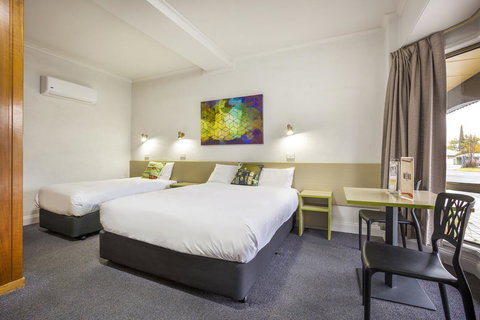 Boomerang Hotel - Accommodation Gold Coast 11