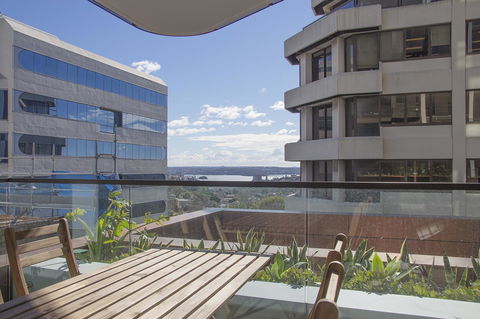 Cozy Apartment With Harbour Bridge View In Bondi - Gold Coast 4U 7