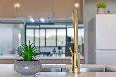 Stylish And Neat Two Bed Apartment In Wentworth Point - Gold Coast 4U 2