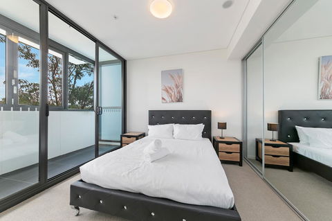 Stylish And Neat Two Bed Apartment In Wentworth Point - Gold Coast 4U 7
