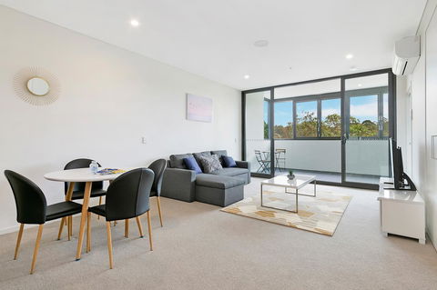 Stylish And Neat Two Bed Apartment In Wentworth Point - Gold Coast 4U 4