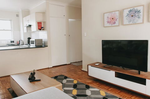 Lotus Stay Manly - Apartment 29B - Gold Coast 4U 2